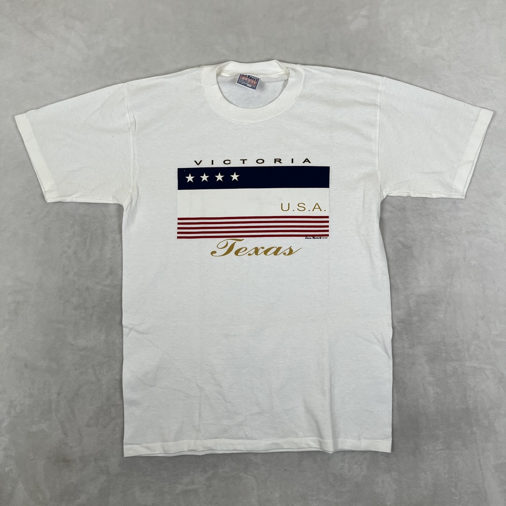Vintage Victoria Texas USA T-Shirt Mens M White Flag Patriotic Single Stitch